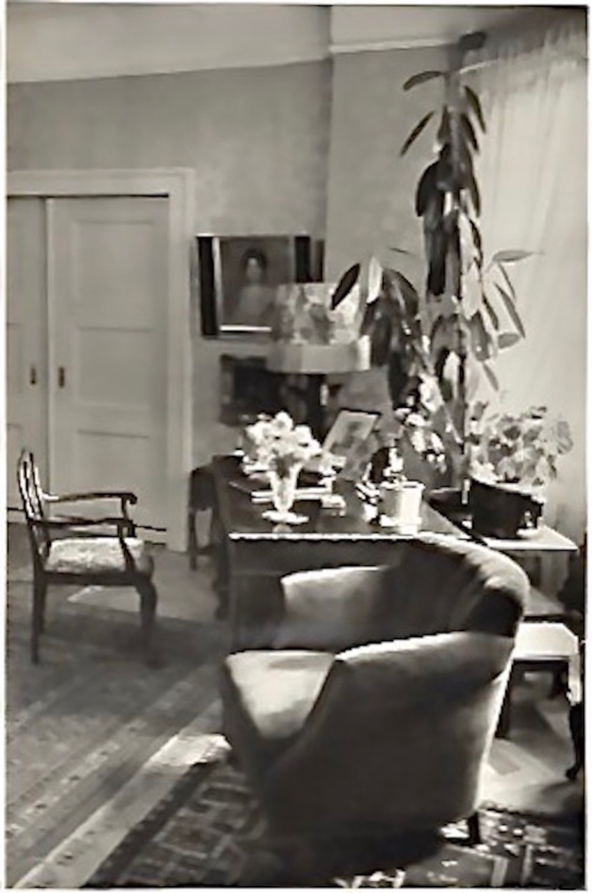 Here is a photo of the office area in the apartment. The portrait on the wall is of my grandmother, Anna Michels, painted by Franz von Stuck / Foto © Angelika Rooney Michels