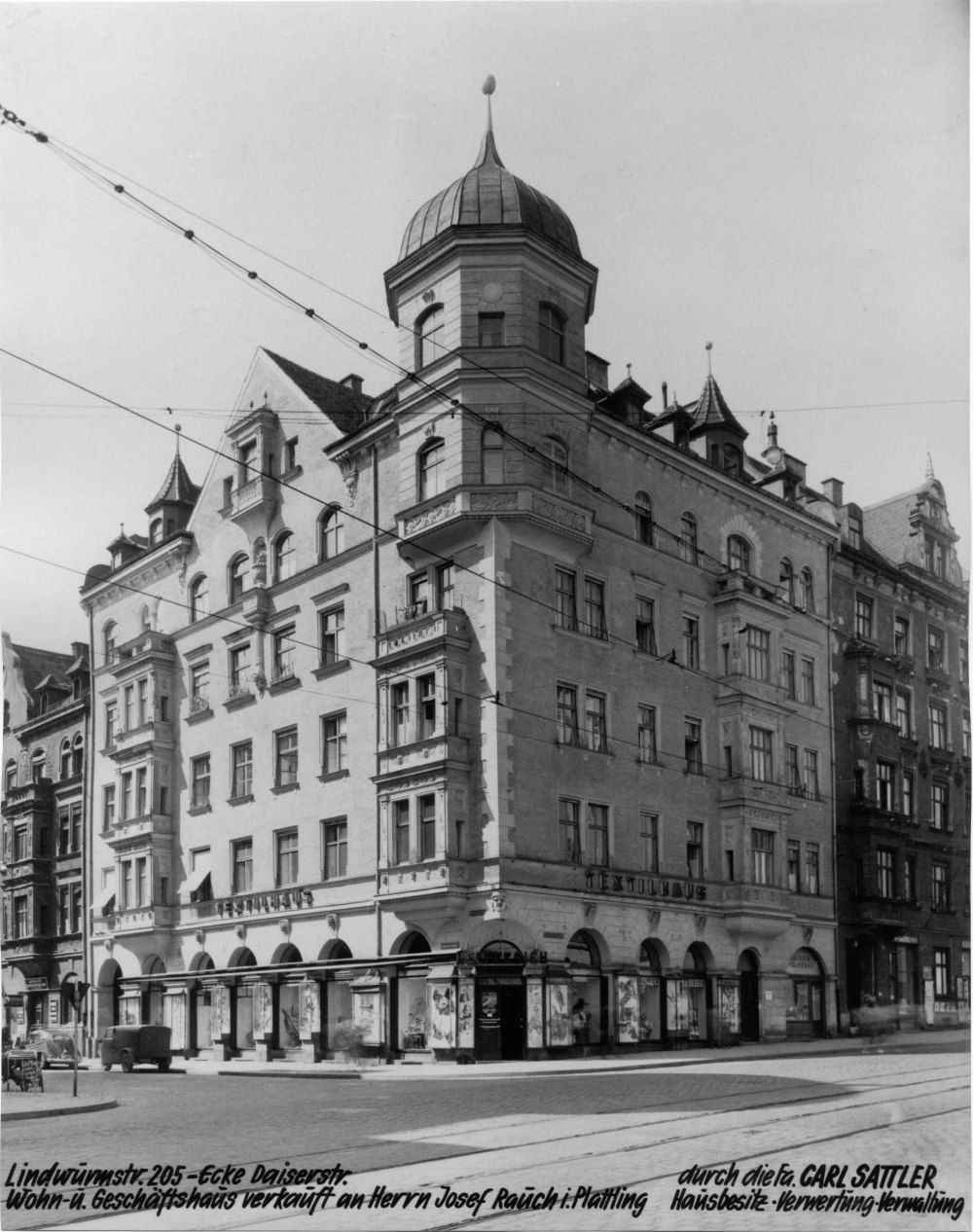 The department store under the name Helferich / Photo © Current building's owners