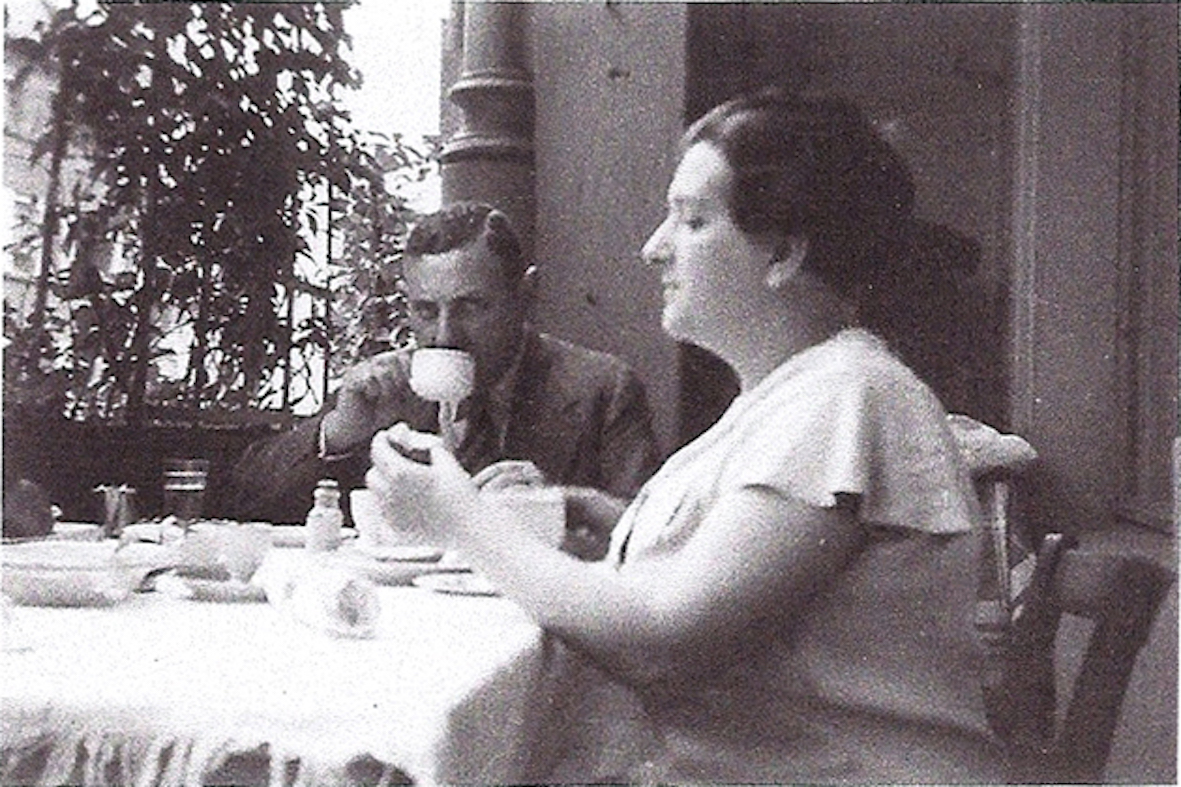 Johanna und Richard Landsberger auf ihrem Balkon, 1934 |  © Kurt Landsberger