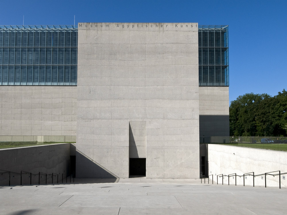 Haupteingang zu Staatliche Museum Ägyptischer Kunst / Foto von Marianne Franke