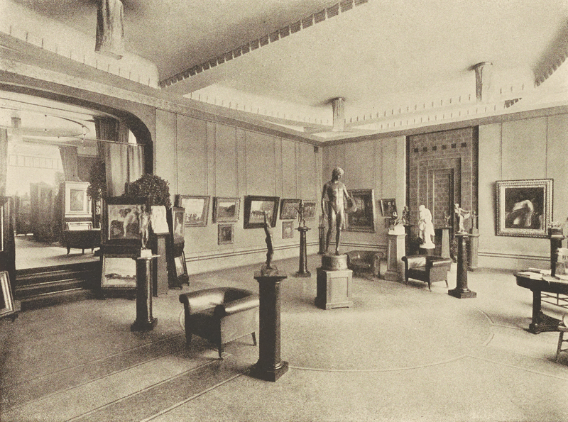 Ausstellungsräume der Galerie Heinemann, um 1910 Die folgenden vier Aufnahmen zeigen die Ausstellungsräume im Palais der Galerie Heinemann in ihren verschiedenen Ausprägungen. Gehandelt wurde mit Gemälden und Skulpturen. Mit dem Ambiente versuchte man wohnliche Behaglichkeit zu vermitteln. Quelle: Zentralinstitut für Kunstgeschichte, Photothek, ZI-0945-08-00-125310
